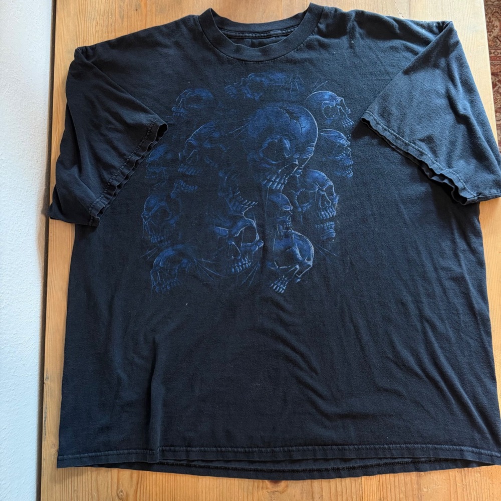 Vintage Y2K Blue Skull Shirt Mens 2XL Boxy Black Short Sleeve Gothic Grunge Tee - Picture 1 of 7